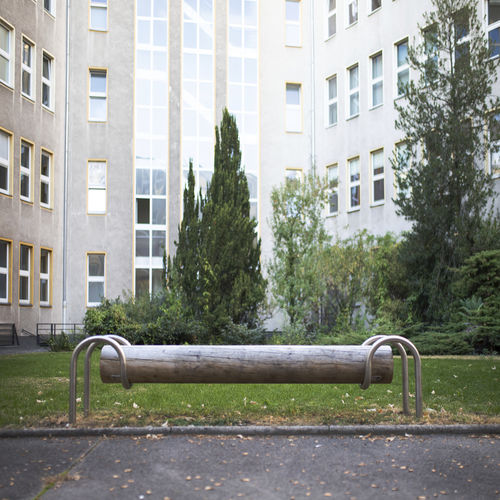 Panca per spazi pubblici contemporanea - BENTLINE ROUNDED - urbanature - in rovere / in acciaio inossidabile