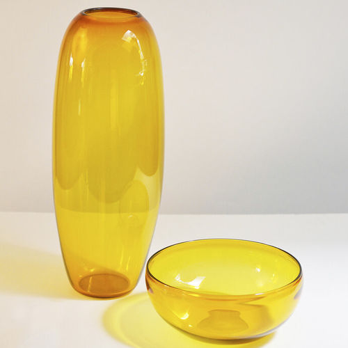 Vaso contemporaneo - TALL DIVA™ VASE - Amel Chamandy® Designs - in vetro soffiato / fatto a mano / giallo