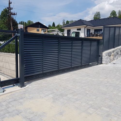 Cancelli Scorrevoli In Ferro E In Lamiera - Foto 2