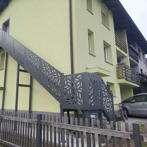 Rampa in metallo - Ograje Kočevar - in lamiera forata