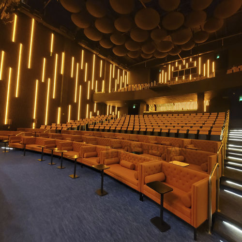 Poltrona per auditorium contemporanea - Foshan Oshujian Furniture Manufacturing Co., Ltd. - in tessuto / in espanso / in legno
