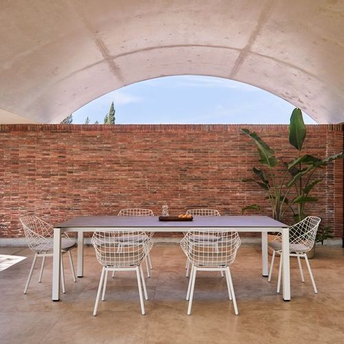 Tavolo contemporaneo - SALVIA - Musola - in vetro / in ceramica / con supporto in acciaio inossidabile