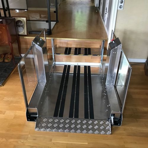 Piattaforma elevatrice per sedia a rotelle - Step Lift - Tech Line Sweden - per edificio / per uso domestico / ad uso professionale