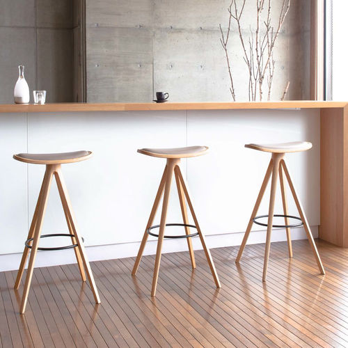Sgabello da bar contemporaneo - BCTD  - CondeHouse - in pelle / in frassino / con supporto in frassino