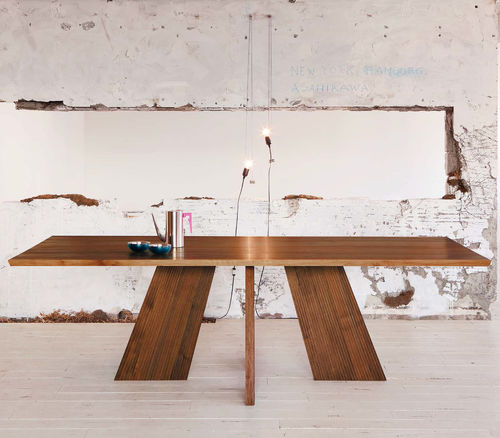 Tavolo da pranzo contemporaneo - HAKAMA  - CondeHouse - in rovere / in noce / con supporto in quercia