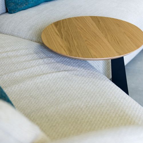 Tavolo d'appoggio contemporaneo - MOLA LUX - CondeHouse - in legno / con supporto in metallo / rotondo