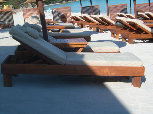 Lettino prendisole contemporaneo - VIP - Beach Concept - in teak / da spiaggia / contract