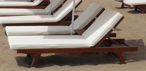 Lettino prendisole contemporaneo - BALI - Beach Concept - in teak / da spiaggia / contract