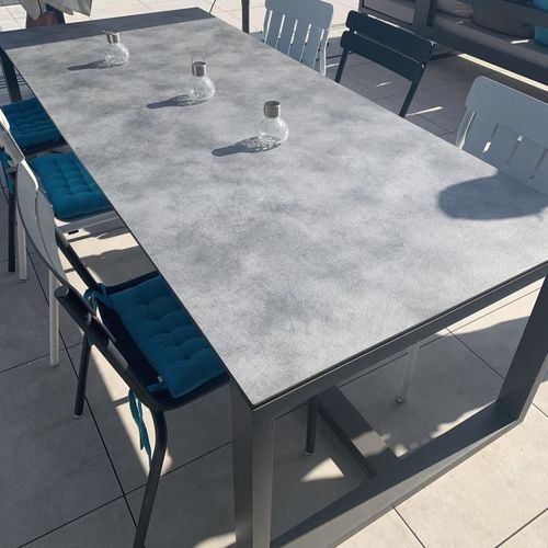Tavolo da pranzo design - Table repas sur mesure - MOUSSES ETOILES - in alluminio / in laminato / con supporto in alluminio