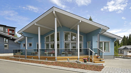 Casa in legno massiccio assemblato - NUUNA 141T - Kuusamo Hirsitalot Oy - modulare / contemporanea / con terrazza