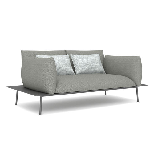 Divano contemporaneo - KONA - IVINI - da esterno / in Sunbrella® / con braccioli