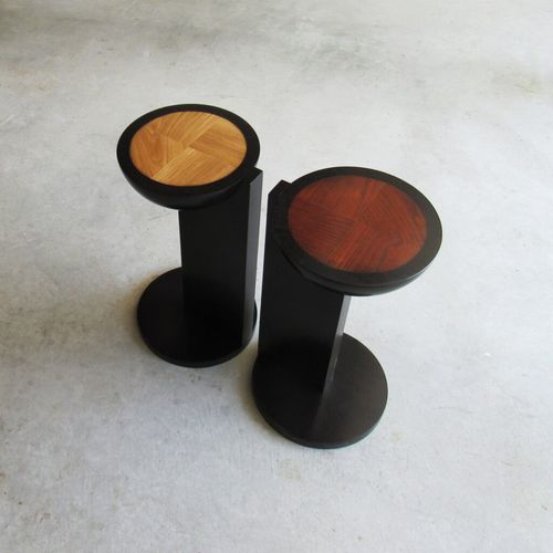 Tavolo d'appoggio contemporaneo - SIA - Jason Mizrahi Designs - in noce / in frassino / con supporto in noce