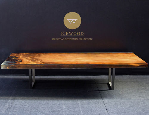 Tavolo contemporaneo - Floating Dream - Icewood - in legno / in resina / con supporto in metallo