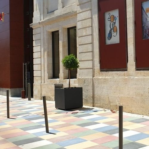 Fioriera in acciaio - GRANDS DOMAINES - Edmond & Fils - cubo / ad alta resistenza / contemporanea