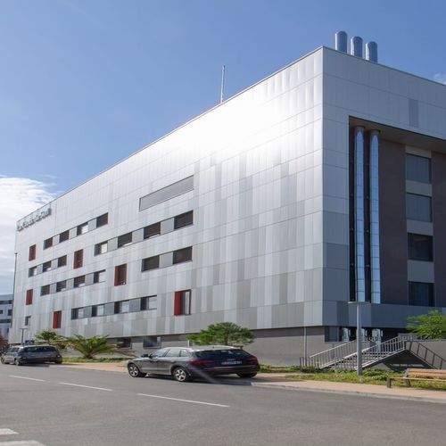 Rivestimento di facciata a doghe - ST   - ArcelorMittal Building Solutions - a cassetta / in alluminio / in acciaio
