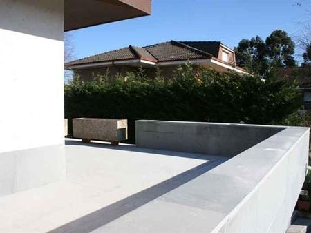 Rivestimento di facciata in pannelli - ALVEOLAR®  - ARENISCAS STONE - in pietra naturale / in calcare / levigato