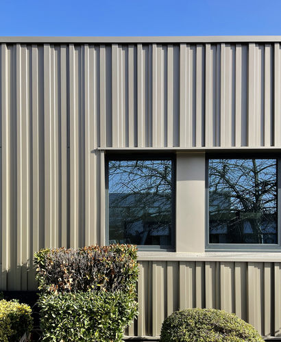 Rivestimento di facciata in pannelli - NEW YORK - ATELIERS 3S - in lamiera d'acciaio / in acciaio galvanizzato / in acciaio inossidabile