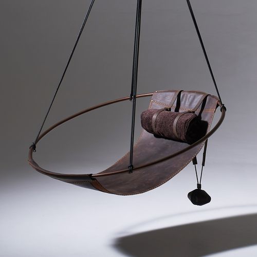 Poltrona sospesa - SLING OIL TANNED - Studio Stirling - contemporanea / in pelle / in acciaio