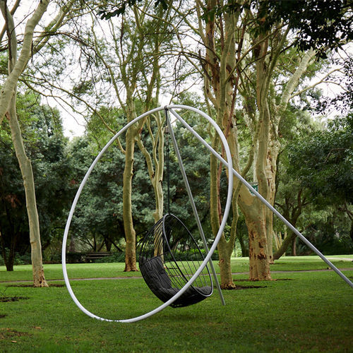 Poltrona sospesa - FULL CIRCLE - Studio Stirling - contemporanea / in acciaio / in acciaio