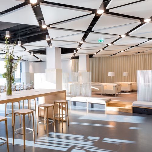 Baffle acustico in fibra di vetro - TRANQUIL - The Acoustics Company SAS - in tessuto / da soffitto / triangolare