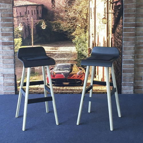 Sedia alta contemporanea - ALVARAE Design Studio - da interno / in fibra di carbonio / con supporto in legno