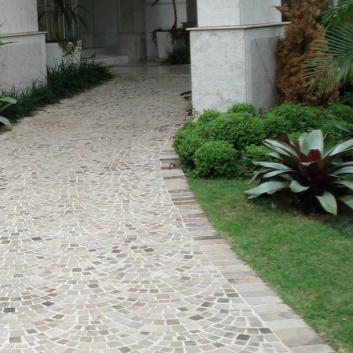 Lastricato in pietra naturale - VULCANO FAN MESH  - BRAZILIAN STONES - in basalto / da esterno / per terrazza