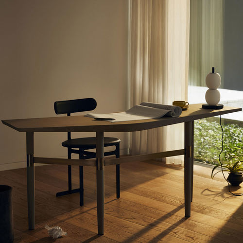 Scrivania da terra - Darling Point - MAN OF PARTS - contemporanea / in rovere / marrone