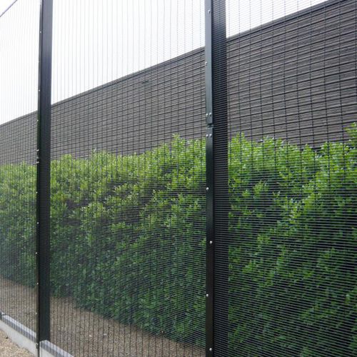 Recinzione a maglia saldata - SECURIFOR 358 - Betafence International - industriale / per spazio pubblico / in lega