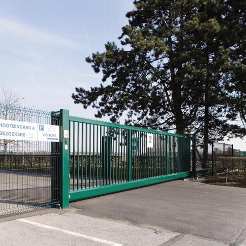 Cancello scorrevole - ROBUSTA SC - Betafence International - in acciaio galvanizzato / in acciaio ellettrosaldato / a sbarre