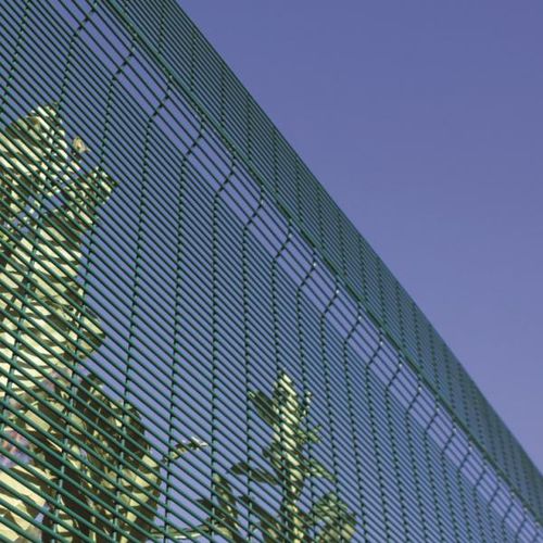 Recinzione a maglia saldata - SECURIFOR 3D - Betafence International - industriale / in lega / contemporanea