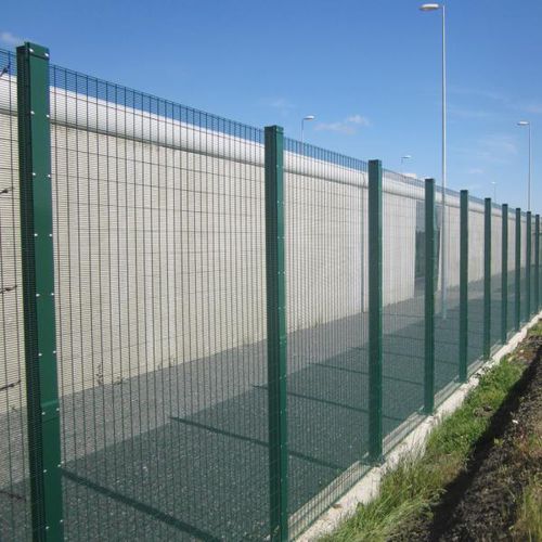Recinzione a maglia saldata - SECURIFOR 2D - Betafence International - industriale / per spazio pubblico / in lega