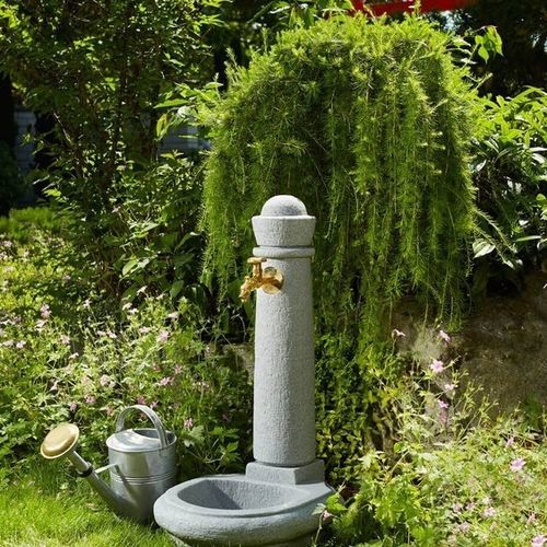 Fontana da giardino - VENEZIA LIGHTGRANITE - GRAF International - a pavimento / in pietra / classica