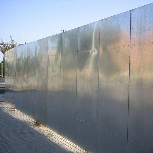 Recinzione a lamelle - VALLA REUTILIZABLE - TRANSFORMADOS Y ACCESORIOS DEL SUR, S.L - per cantiere / in acciaio / rettangolare
