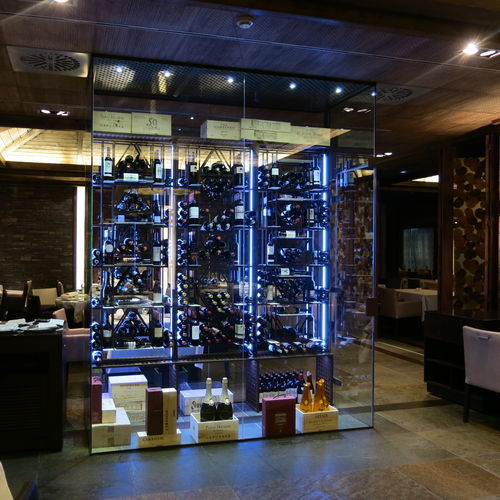 Cantinetta di servizio - BAQUEIRA - Dragon Cellars S.L - installazione libera / in vetro / con quattro vetrate