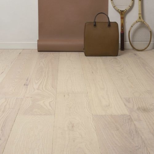 Parquet massello - B.Different - BRUNO SRL - in frassino / ponte di barca / da incollare