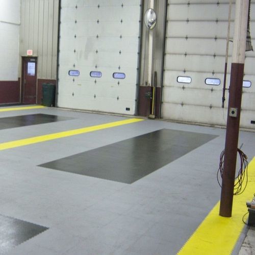 Piastrella flessibile antigraffio - R-TILE  - Gerflor - Contract Sport & Contract Flooring - in vinile / da interno / da pavimento