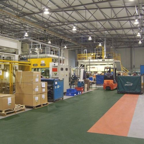 Piastrella flessibile per aree à traffico intenso - R-TILE  - Gerflor - Contract Sport & Contract Flooring - in vinile / opaca / da interno