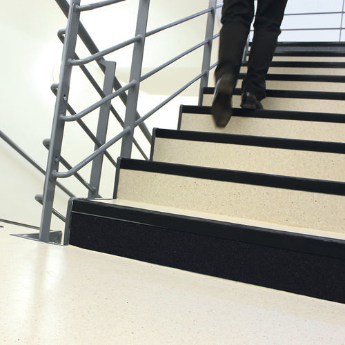 Profilo per gradini in PVC - T27/3R  - Gerflor - Contract Sport & Contract Flooring - antiscivolo