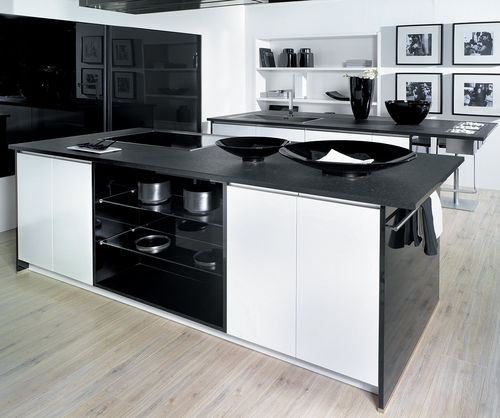 Cucina contemporanea - DELTA : BLANC & NOIR - PYRAM INDUSTRIES - in melaminico / con isola / con maniglia integrata