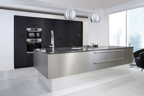 Cucina contemporanea - EFFLUVE SYNDERME CIGARE & EQUINOXE ALUMINIUM - PYRAM INDUSTRIES - in pelle / in acciaio inossidabile / con isola