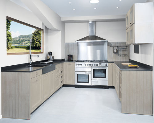 Cucina contemporanea - MURAT : FINITION BROCANTE BOIS FLOTTÉ - PYRAM INDUSTRIES - in rovere / a U / con impugnature