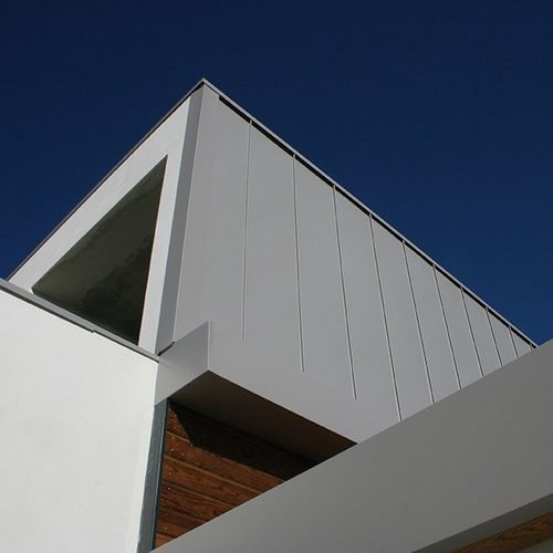 Rivestimento di facciata a doghe - DAL'ALU - in alluminio / verticale / laccato
