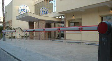 Barriera di controllo accessi - Ditec Qik - Ditec - a sollevamento / in acciaio inossidabile / automatica