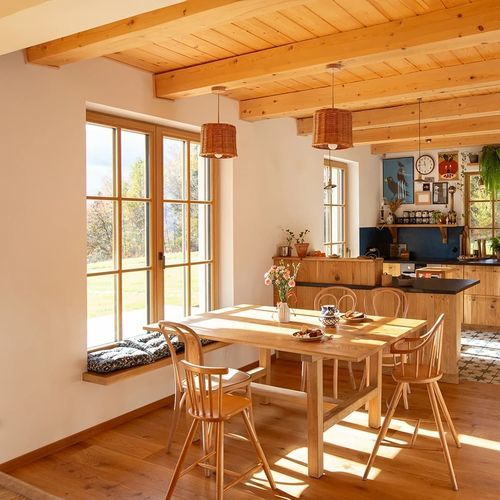 Finestra impiallacciata in legno - FAKRO - a ghigliottina / a doppi vetri / ad anta singola