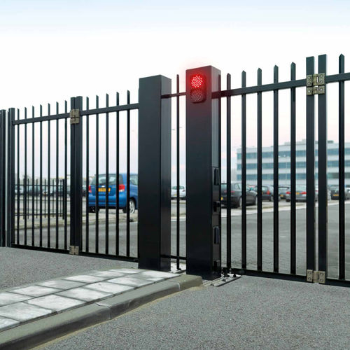 Cancello autoportante - SGATE TRACKLESS - HERAS - a libro / in acciaio galvanizzato / a sbarre