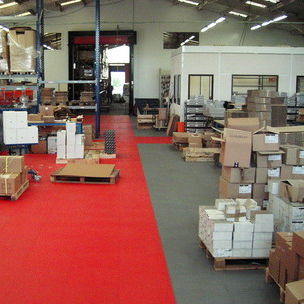 Pavimento in PVC - OPTILINE® - TLM SYSTEMS - per il settore terziario / a quadrotte / liscio