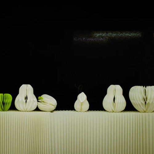 Scultura di carta - HONEYCOMB DROP FRUIT - PROCÉDÉS CHÉNEL INTERNATIONAL - sospesa / da appoggio / per edifici pubblici