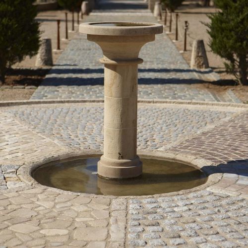Fontana da giardino - AUBEROCHE BOURIANE - OCCITANIE PIERRES - pubblica / in pietra / tradizionale