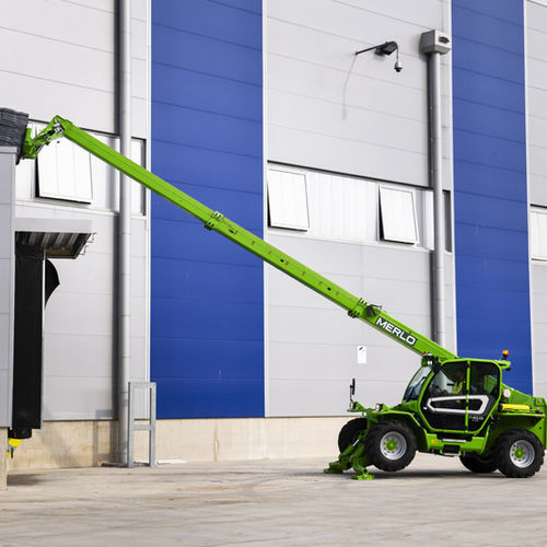Movimentatore telescopico di carico - P 40.12 - MERLO - per movimentazione / di sollevamento / per cantiere
