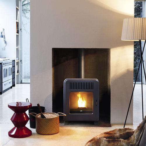 Stufa a pellet - CUTE  - MCZ - 8 kW / contemporanea / in acciaio